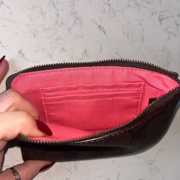NWOT Coach Signature Brown and Pink Wristlet - Picture 9 of 10